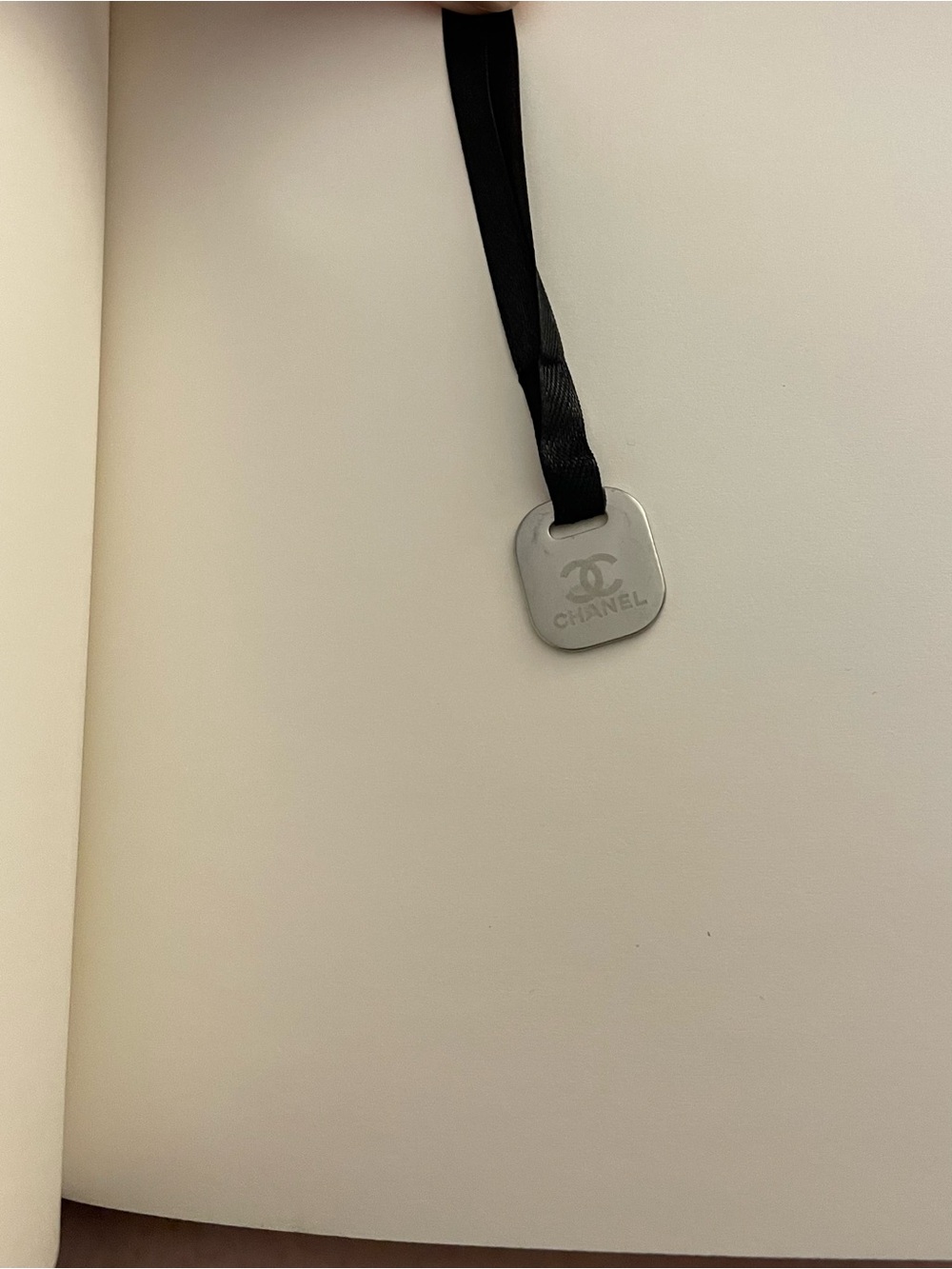Chanel BEAUTE Black Soft Cover Notebook with Bookmark NEW - Picture 7 of 7
